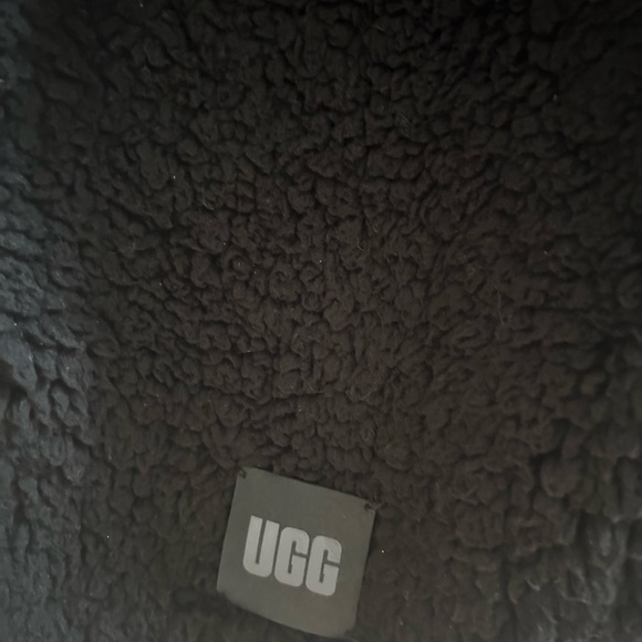 UGG Black Plush Scarf And Knit Beanie - Picture 5 of 5